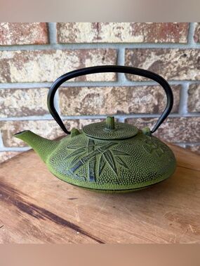 Japanese Tetsubin Iron Teapot Gorgeous Green Bamboo & Floral Stunning Condition!